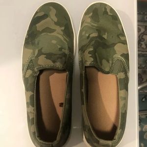 Old navy camouflage slip on shoes